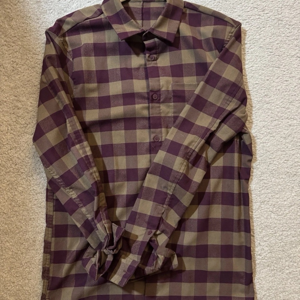 Lululemon Masons Peak button up shirt Small